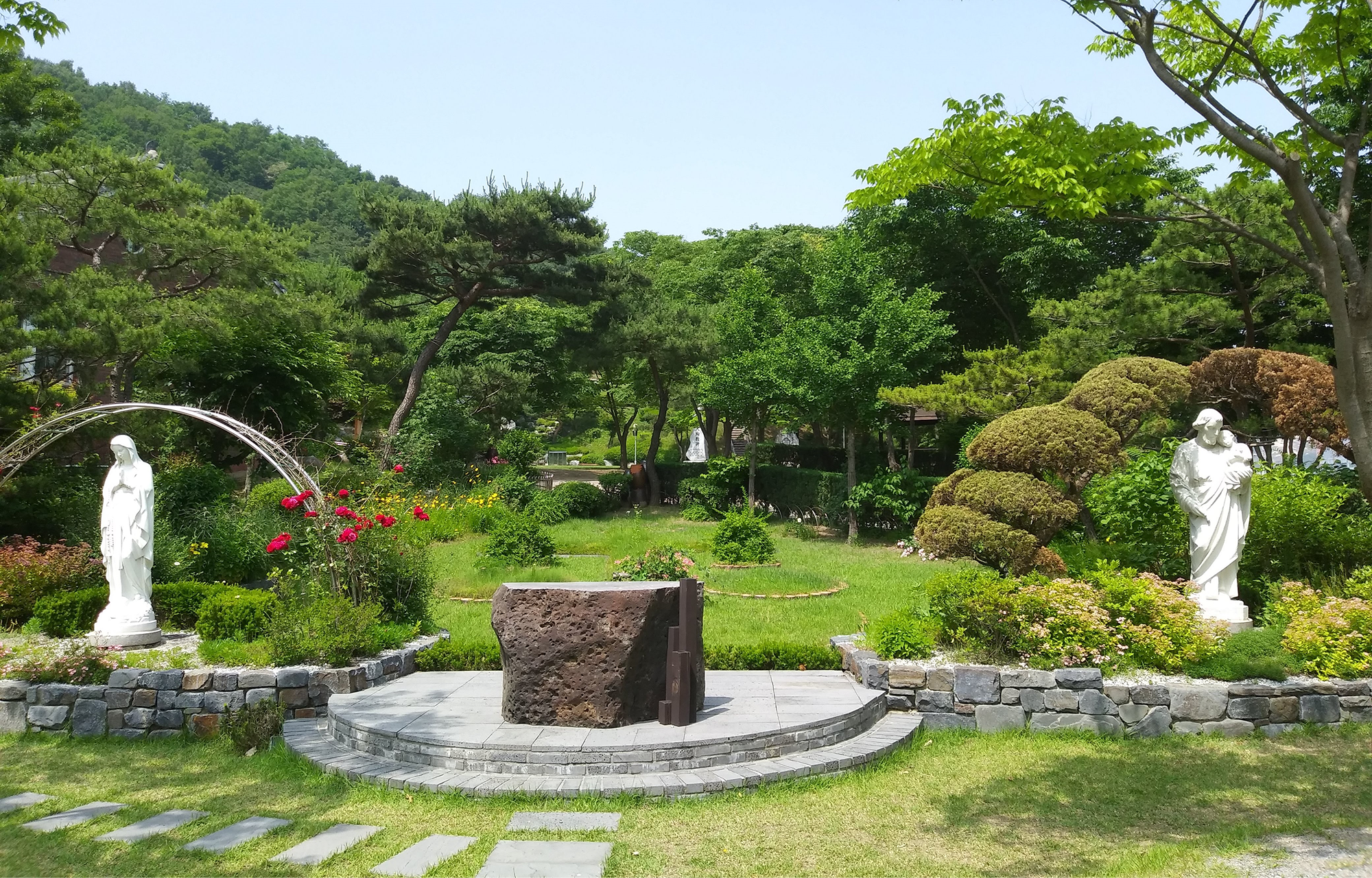 성모동산 및 야외소제대